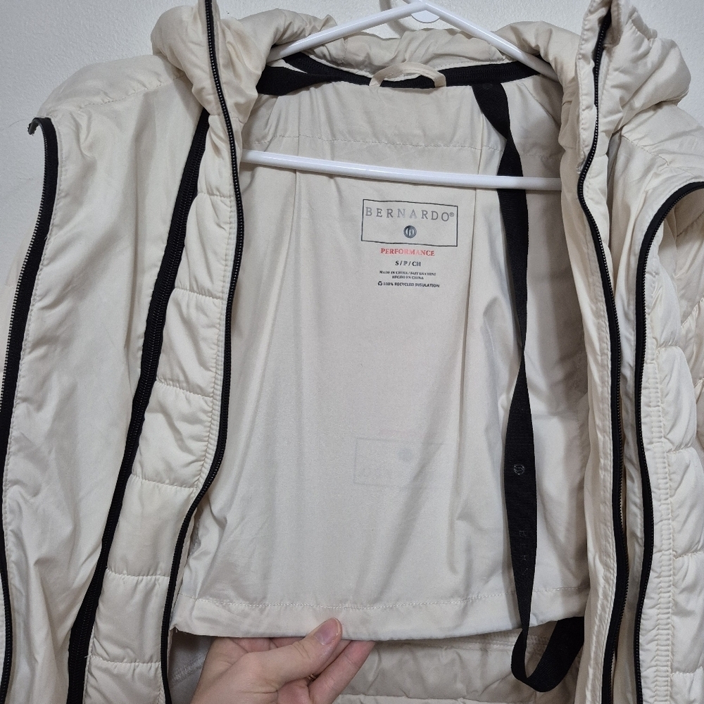 Bernardo Performance Women’s EcoPlume Cream Quilted Puffer Jacket – Size Small - Picture 4 of 9